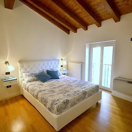 Sleeps 5 Air Con *